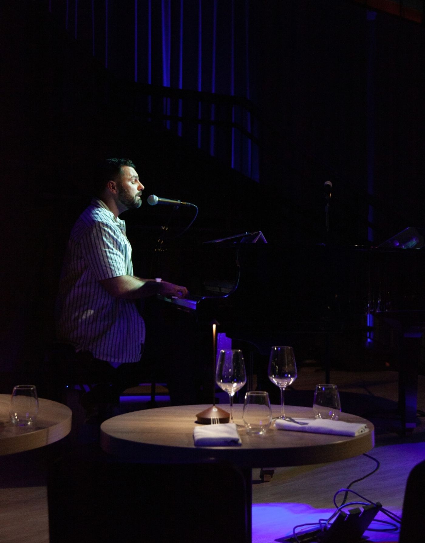 Review: MICHAEL SINGS ELTON Provides Chelsea Table + Stage Audience With A Solid Michael Sobie Set  Image