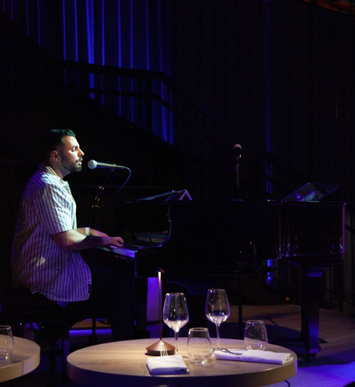 Review: MICHAEL SINGS ELTON Provides Chelsea Table + Stage Audience With A Solid Michael Sobie Set  Image