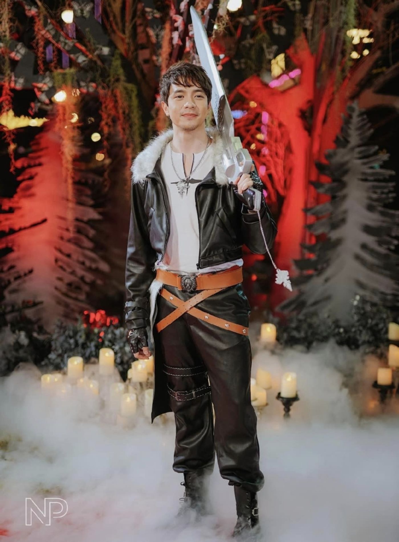 PHOTOS: Monasterio, Villanueva Walk the 'Blood Carpet' as Phantom and Christine  Image