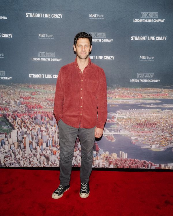 Justin Bartha Photo