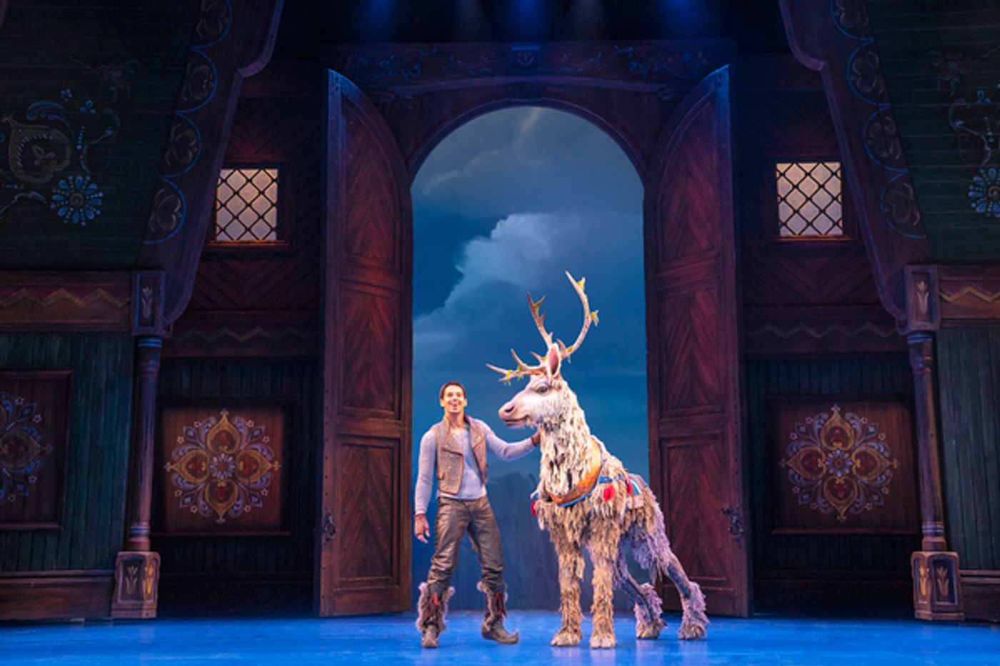 Photos: First Look at All New Photos of FROZEN on Tour  Image