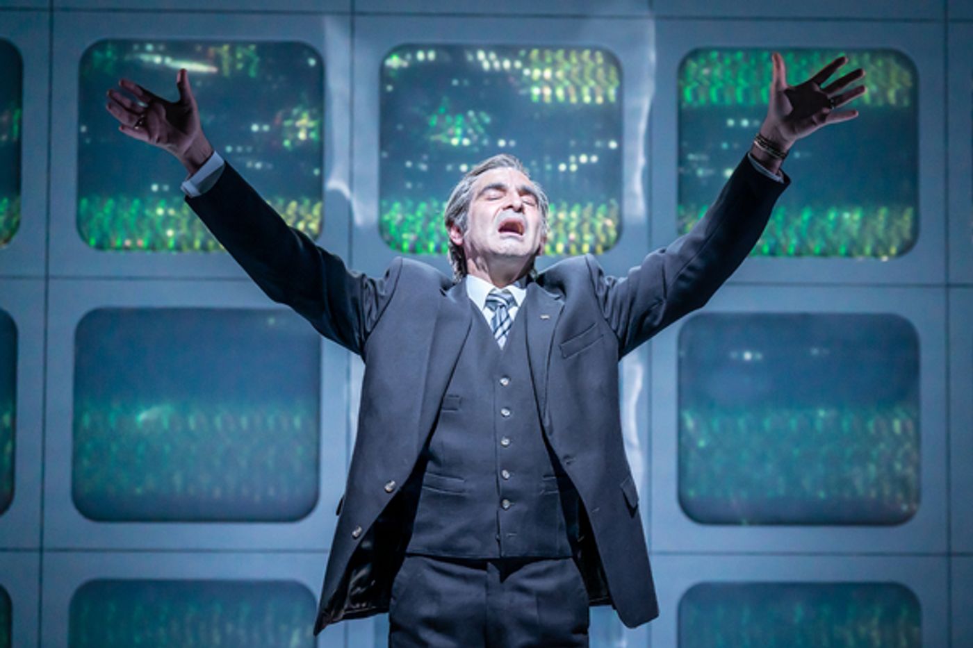 Photos: First Look at Andrew Rannells & Katie Brayben in TAMMY FAYE World Premiere  Image