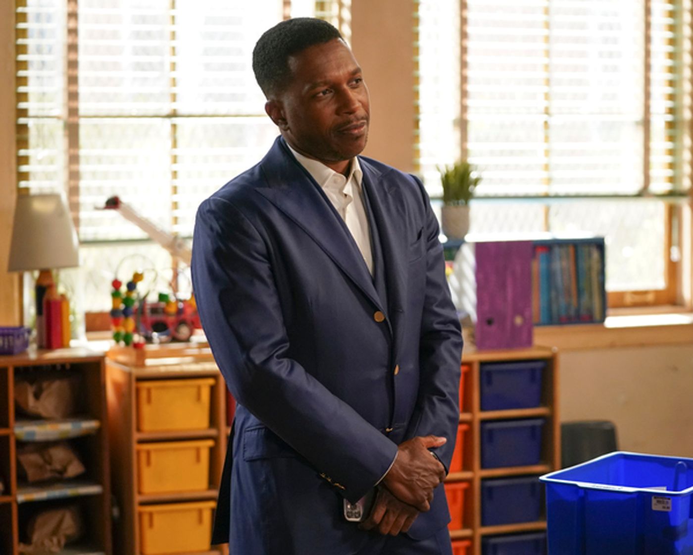 Photos: First Look at Leslie Odom Jr. on ABBOTT ELEMENTARY Photos: First Look at Leslie Odom Jr. on ABBOTT ELEMENTARY Image