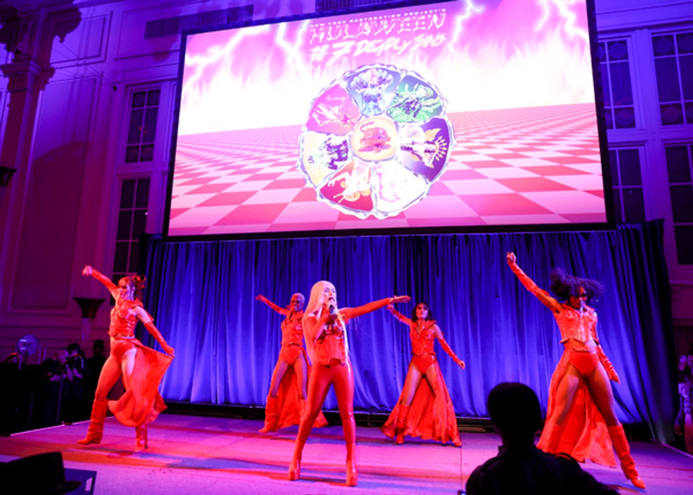Photos: Go Inside Annual HULAWEEN Benefit with Jane Krakowski, Alan Cumming, and More Photos: Go Inside Annual HULAWEEN Benefit with Jane Krakowski, Alan Cumming, and More Image