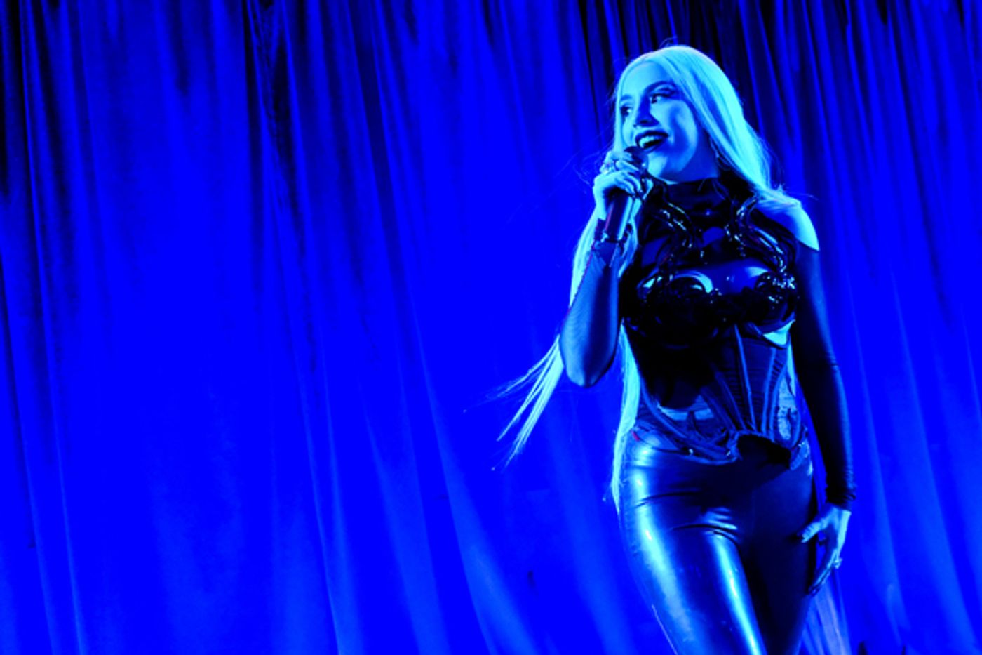 Photos: Go Inside Annual HULAWEEN Benefit with Jane Krakowski, Alan Cumming, and More Photos: Go Inside Annual HULAWEEN Benefit with Jane Krakowski, Alan Cumming, and More Image