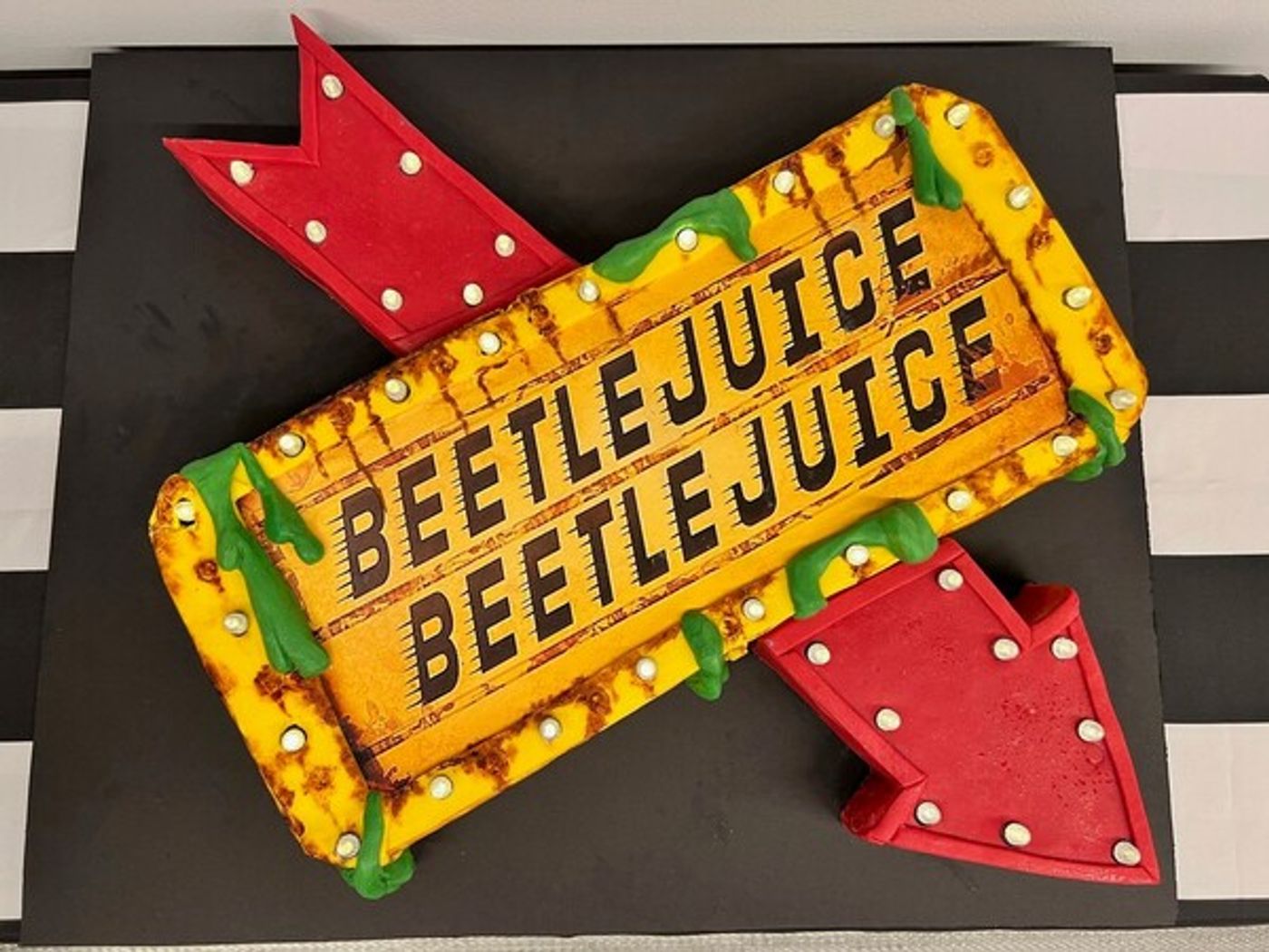 Video/Photos: BEETLEJUICE Celebrates Halloween on Broadway Video/Photos: BEETLEJUICE Celebrates Halloween on Broadway Image