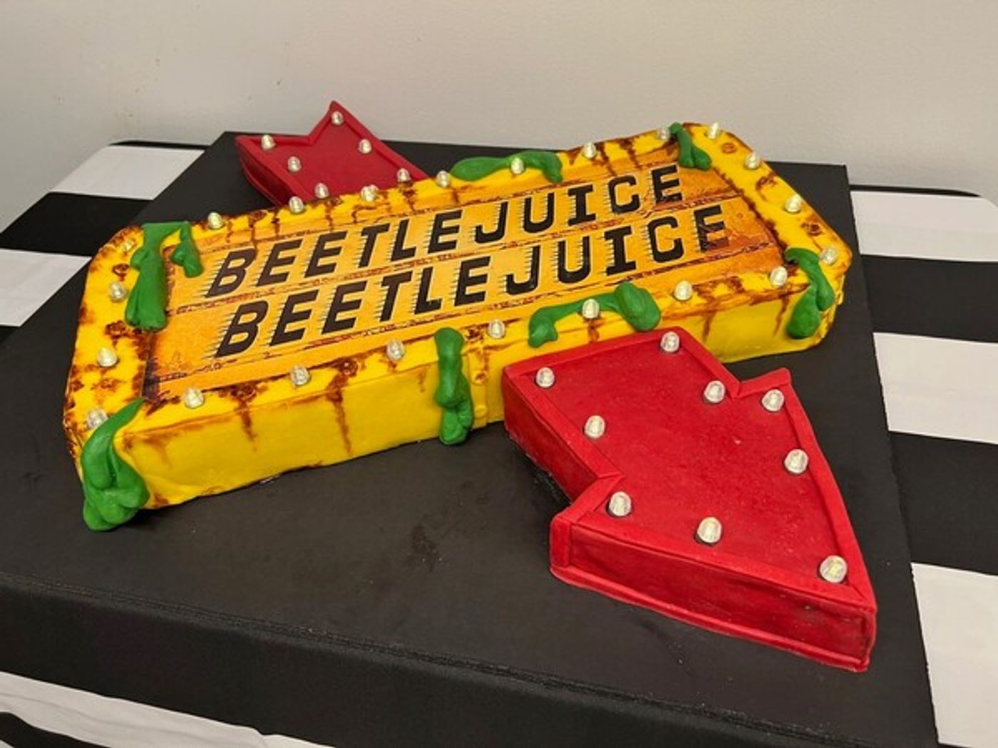 Video/Photos: BEETLEJUICE Celebrates Halloween on Broadway Video/Photos: BEETLEJUICE Celebrates Halloween on Broadway Image