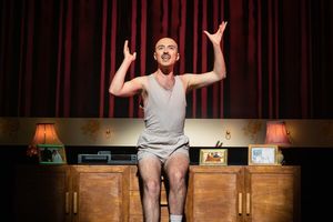 Rob Madge @ BroadwayWorld Rob Madge Photo