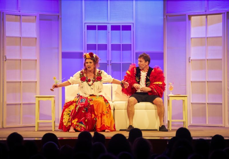 Peter Quilter's DUETS: A COMEDY IN FOUR ACTS (DUETOS) Opens in Sao Paulo  Image