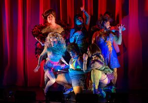 Katie Thompson, Jessie Shelton, Kim Blanck, Anastacia McCleskey, Sophia Ramos and Grace Slear @ BroadwayWorld Katie Thompson, Jessie Shelton, Kim Blanck, Anastacia McCleskey, Sophia Ramos and Gra Photo