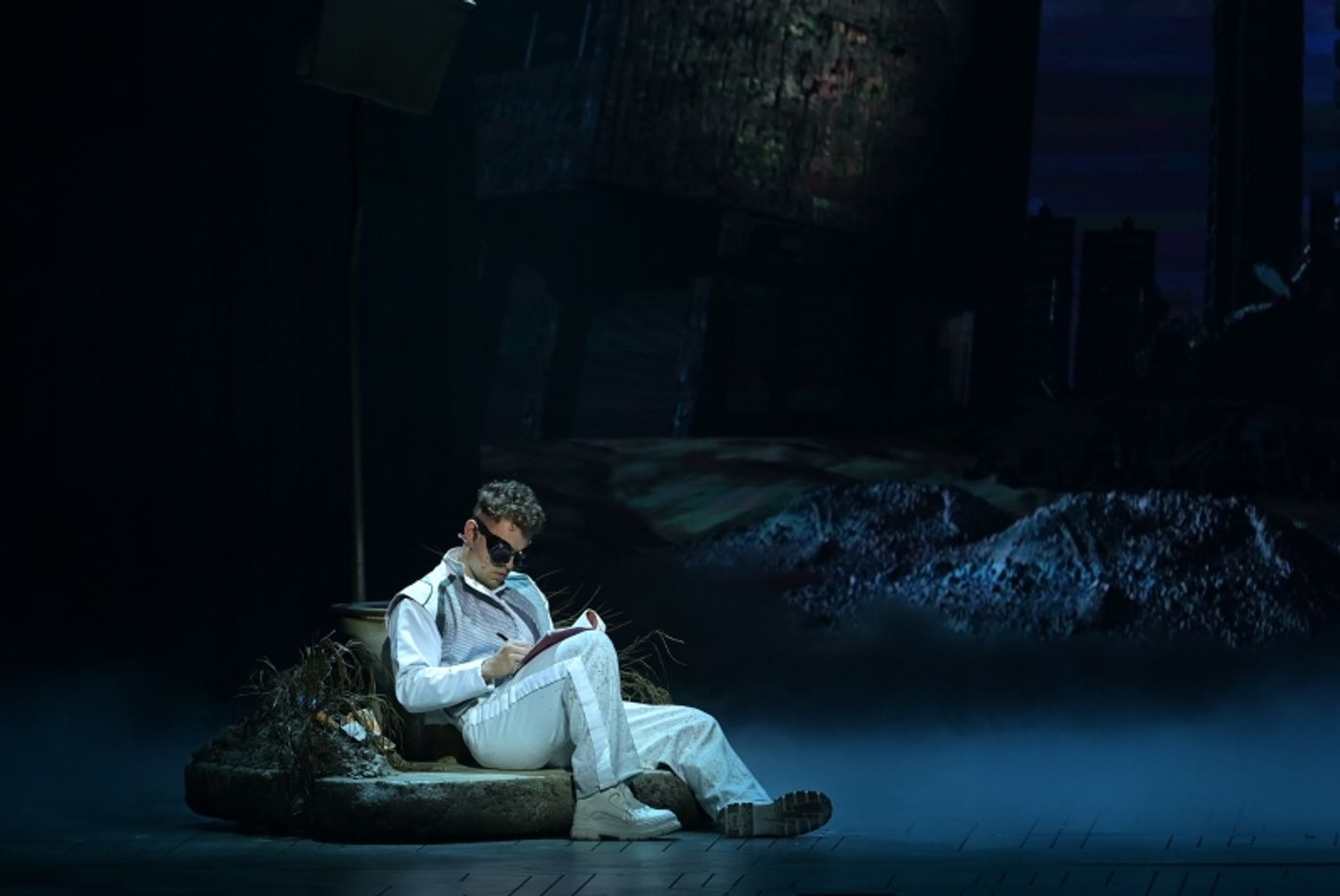 Photos: WE WILL ROCK YOU Releases Production Stills  Image