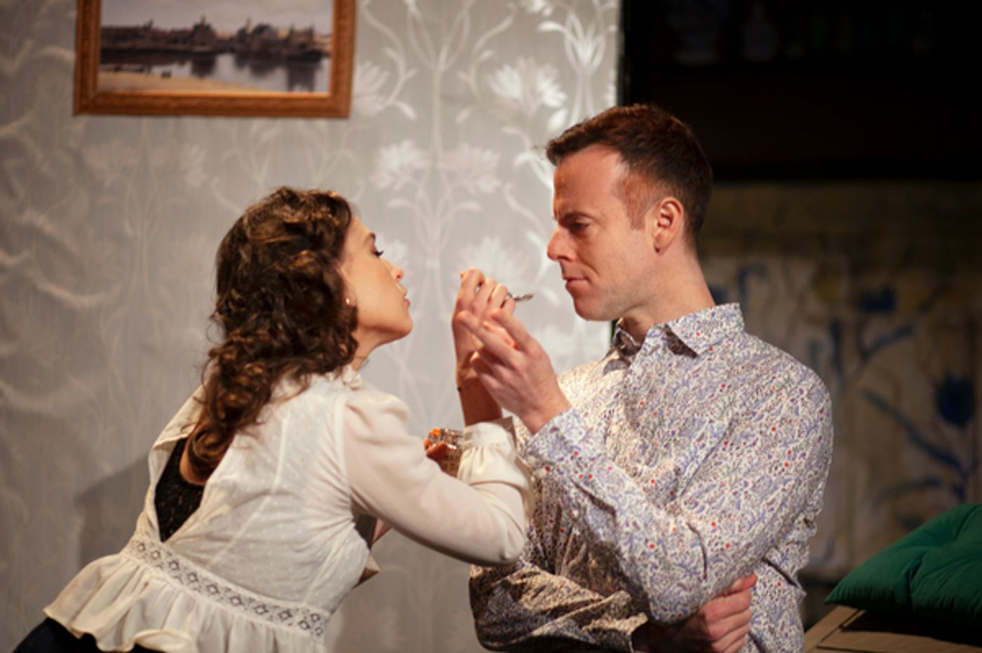 Photos: First Look at HOW TO BUILD A BETTER TULIP at Upstairs at the Gatehouse Photos: First Look at HOW TO BUILD A BETTER TULIP at Upstairs at the Gatehouse Image