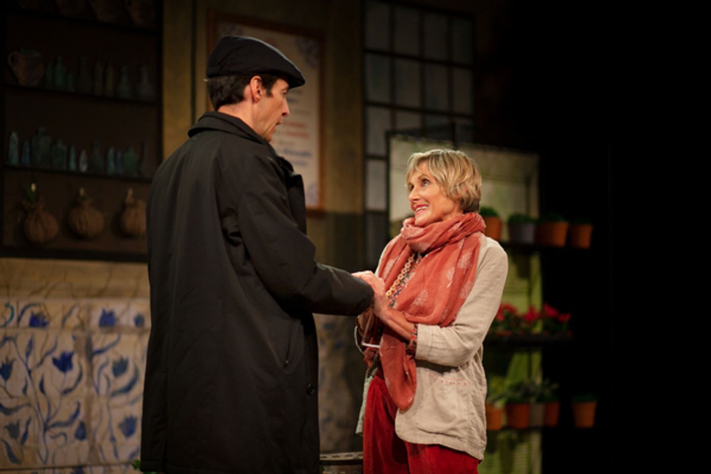 Photos: First Look at HOW TO BUILD A BETTER TULIP at Upstairs at the Gatehouse Photos: First Look at HOW TO BUILD A BETTER TULIP at Upstairs at the Gatehouse Image