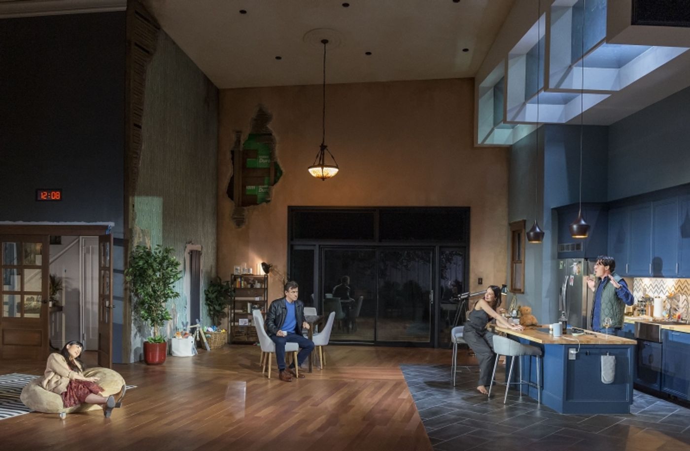 Review: 2:22 A GHOST STORY at Ahmanson Theatre  Image