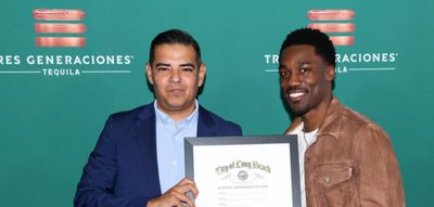 Long Beach Mayor Robert Garcia and GIVĒON Photo