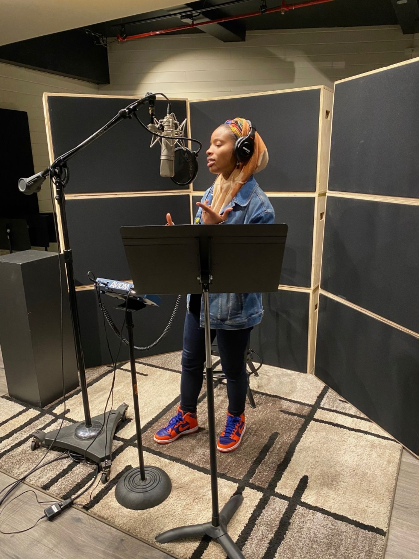 Photo Exclusive: The Cast of THE LION KING Sings 'Carols For a Cure'  Image