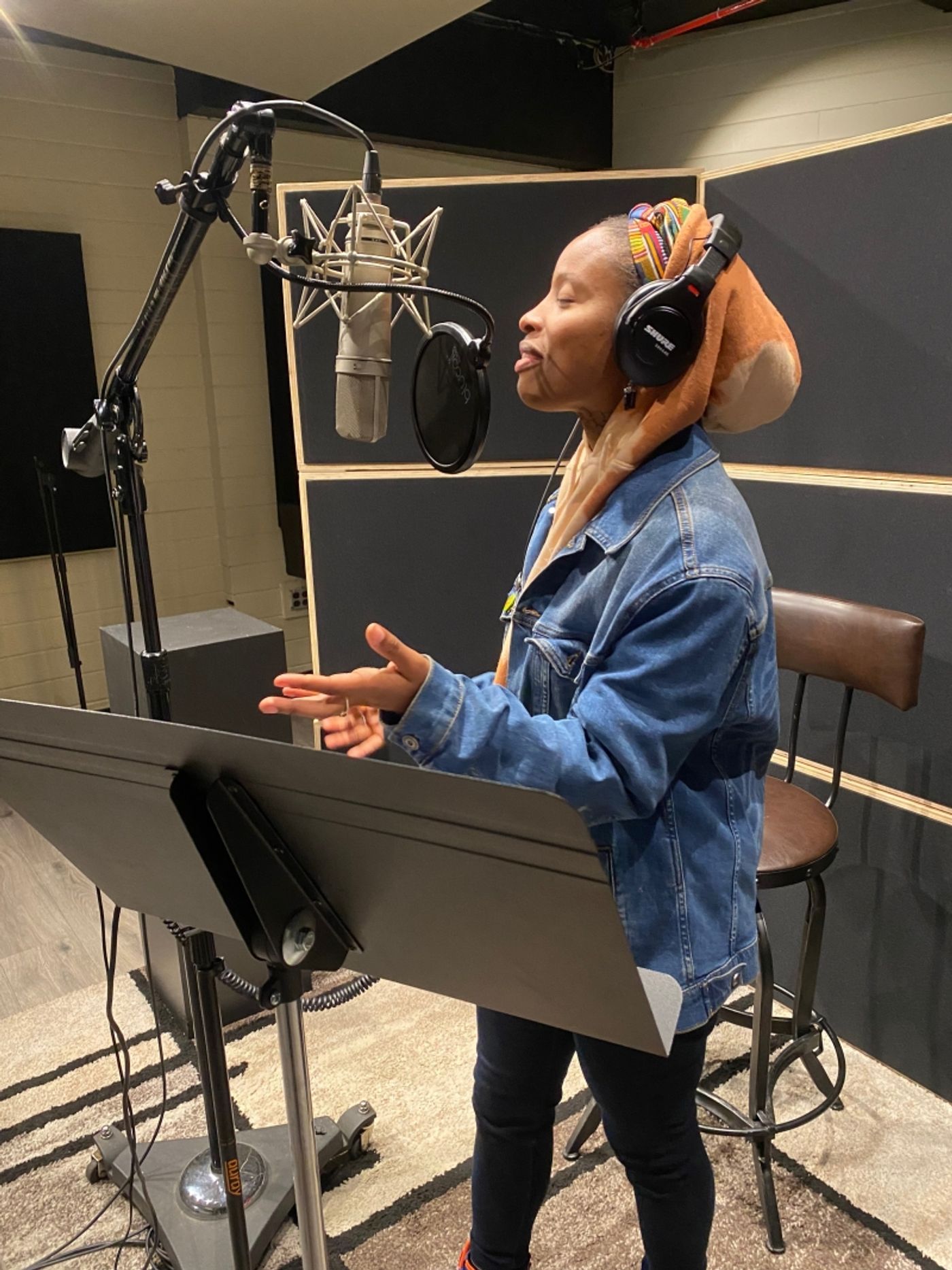 Photo Exclusive: The Cast of THE LION KING Sings 'Carols For a Cure'  Image