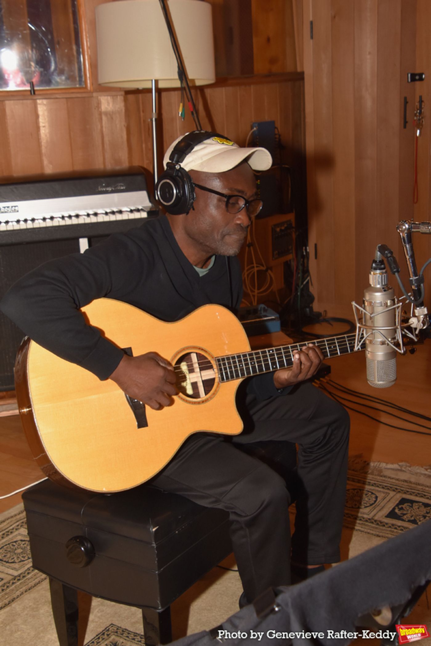 Photo Exclusive: The Cast of THE LION KING Sings 'Carols For a Cure'  Image