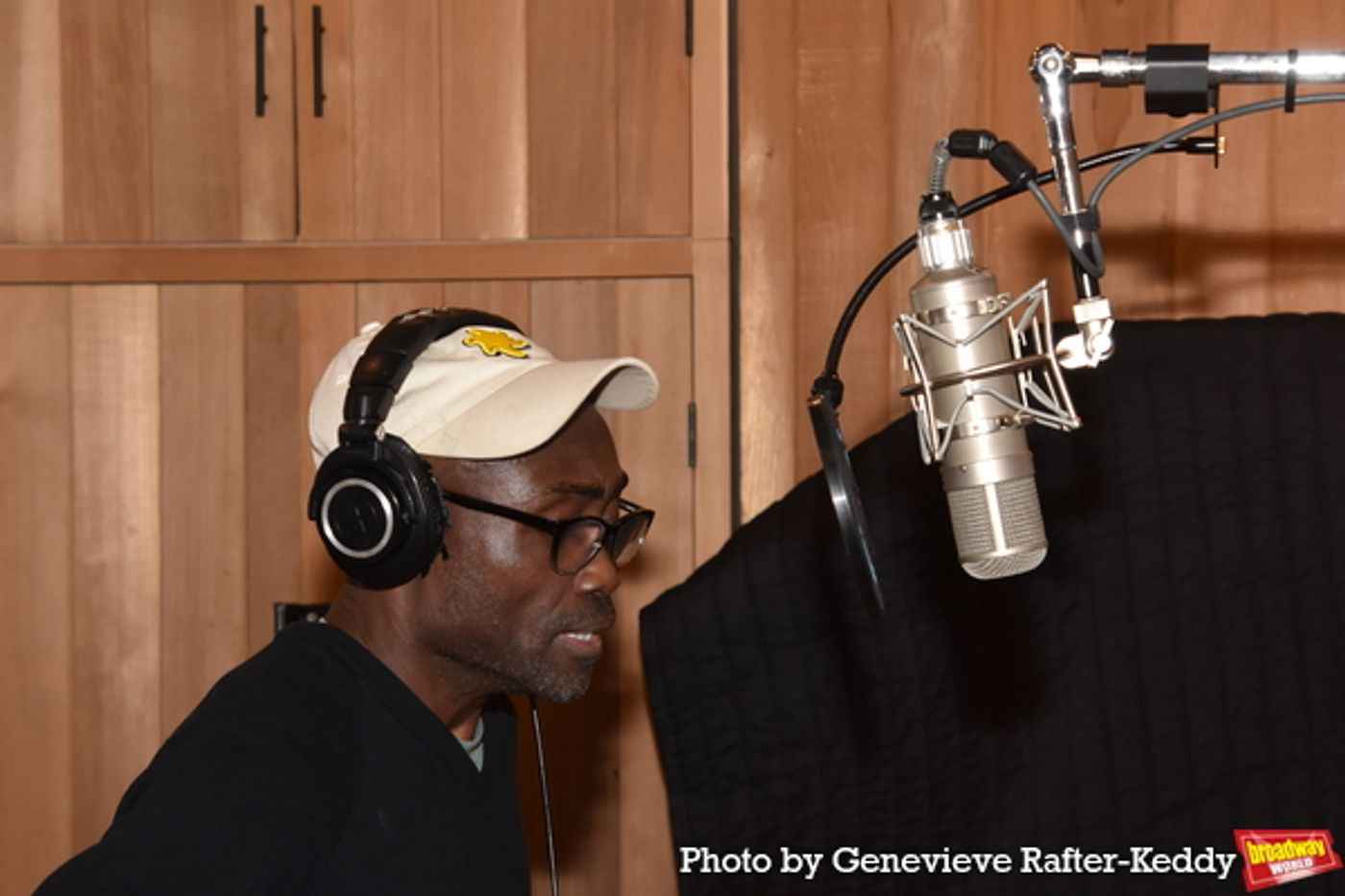 Photo Exclusive: The Cast of THE LION KING Sings 'Carols For a Cure'  Image