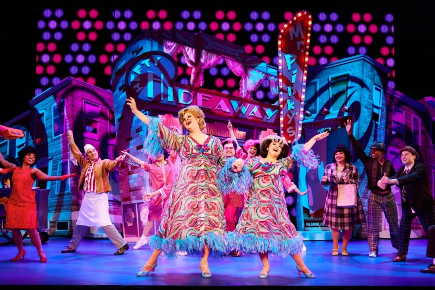 Review: HAIRSPRAY at Ohio Theatre - An Inspiring Musical with Blazing Energy  Image