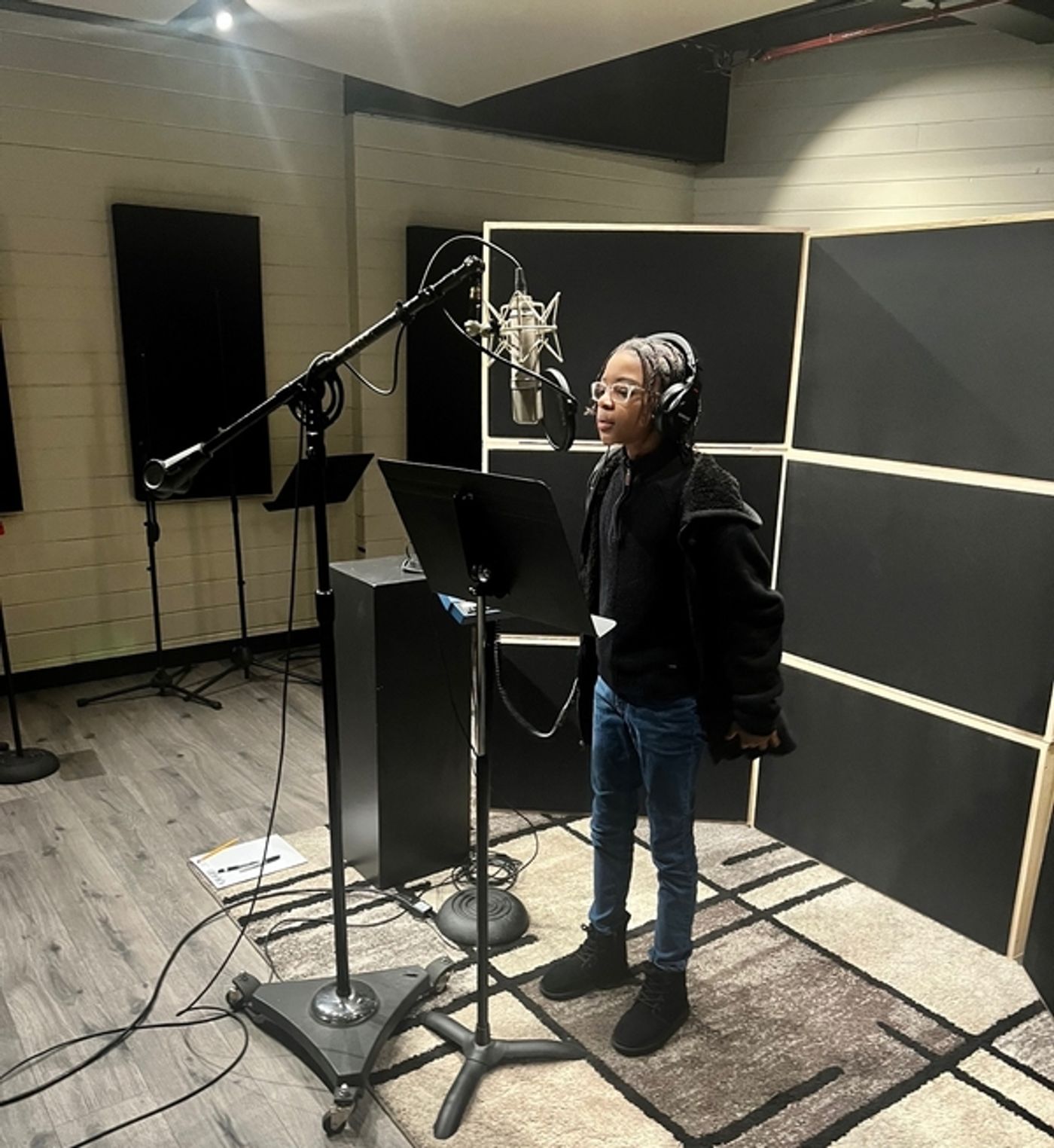 Photos: Corey J of MJ Records 'Angels We Have Heard on High' for CAROLS FOR A CURE  Image