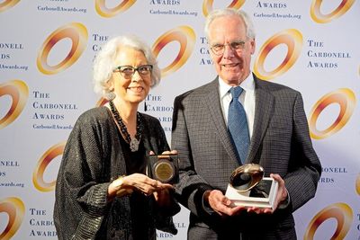 Dolen presents Abbott Award to Howard Herring (NWS CEO) accepting for Michael Tilson  Photo