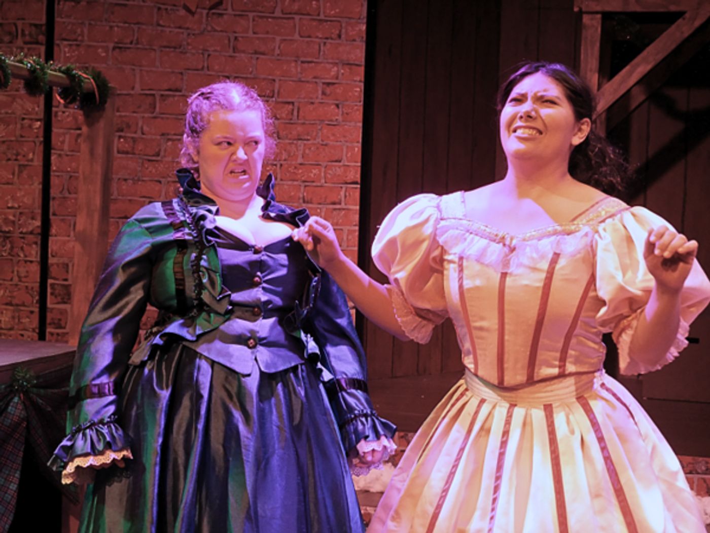 Photos: First Look at MRS. DILBER'S FABULOUS BEDCURTAINS at Loft Ensemble  Image