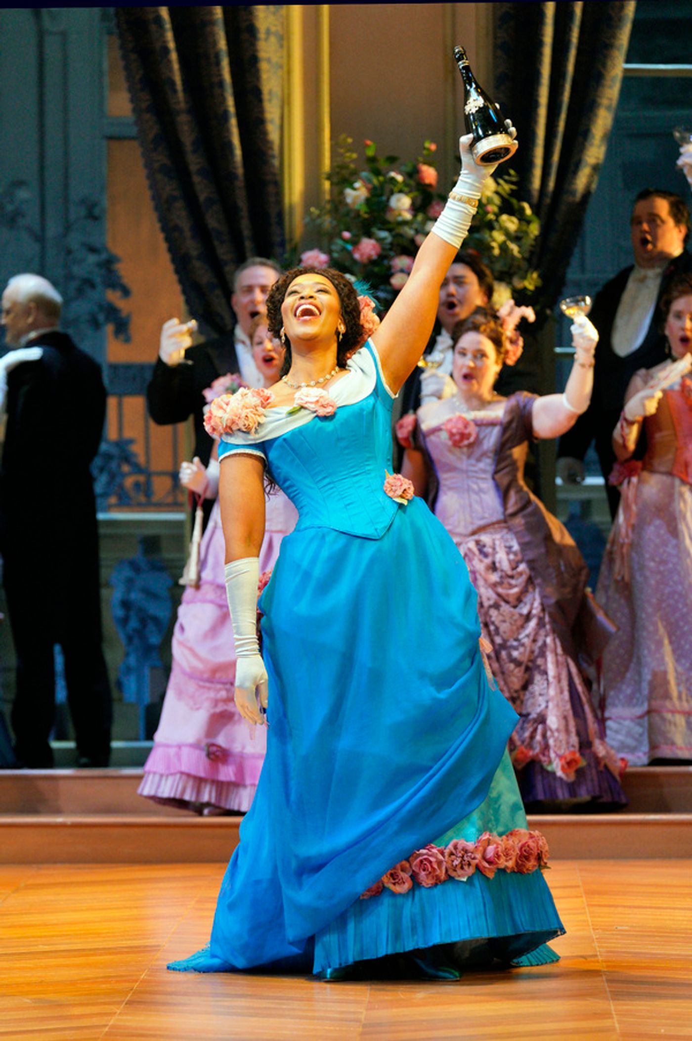 Photos: First Look at San Francisco Opera's LA TRAVIATA  Image