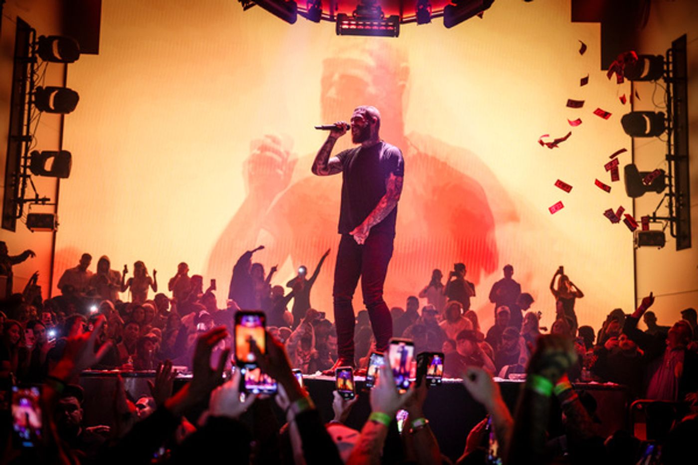 Photos: Post Malone Rocks Zouk Nightclub with Electric Performance Photos: Post Malone Rocks Zouk Nightclub with Electric Performance Image