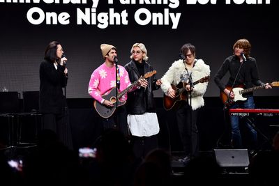 Lena Hall, Darren Criss, Mason Alexander Park, Stephen Trask and Justin Craig


Photo Photo