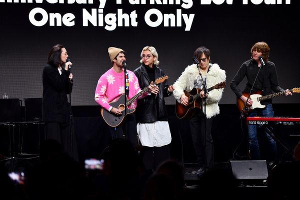 Lena Hall, Darren Criss, Mason Alexander Park, Stephen Trask and Justin Craig


Photo Photo