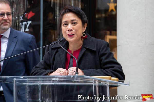 Anne del Castillo Photo