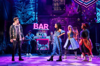 Ben Jackson Walker, Lorna Courtney, Betsy Wolfe, Melanie La Barrie Photo