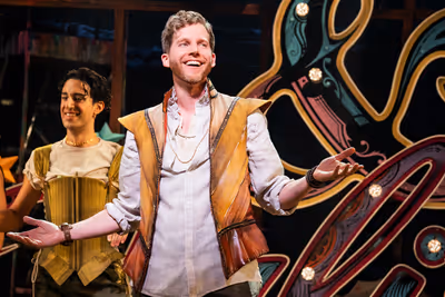Stark Sands Photo