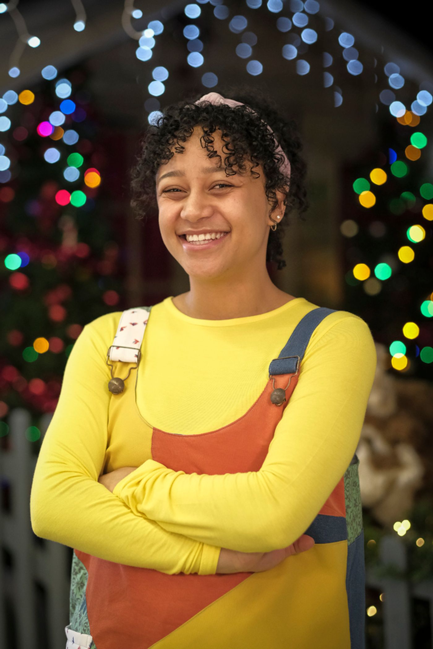 Photos: Cast of CINDERELLA at the Stephen Joseph Theatre Visits Santa's Grotto  Image