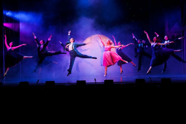 Photos: First Look at Jay McGuiness, Lorna Luft and Michael Starke in WHITE CHRISTMAS UK Tour  Image