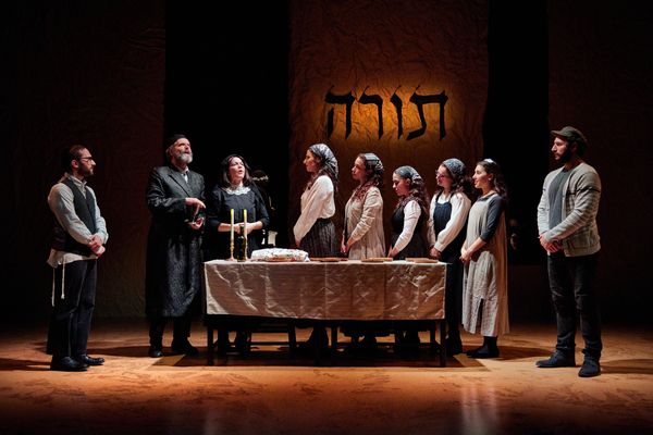Photos: First Look at FIDDLER ON THE ROOF In Yiddish at New World Stages — photo 3 of 15
