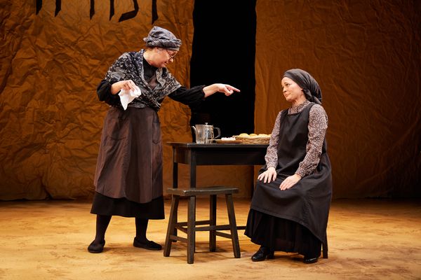 Photos: First Look at FIDDLER ON THE ROOF In Yiddish at New World Stages — photo 5 of 15