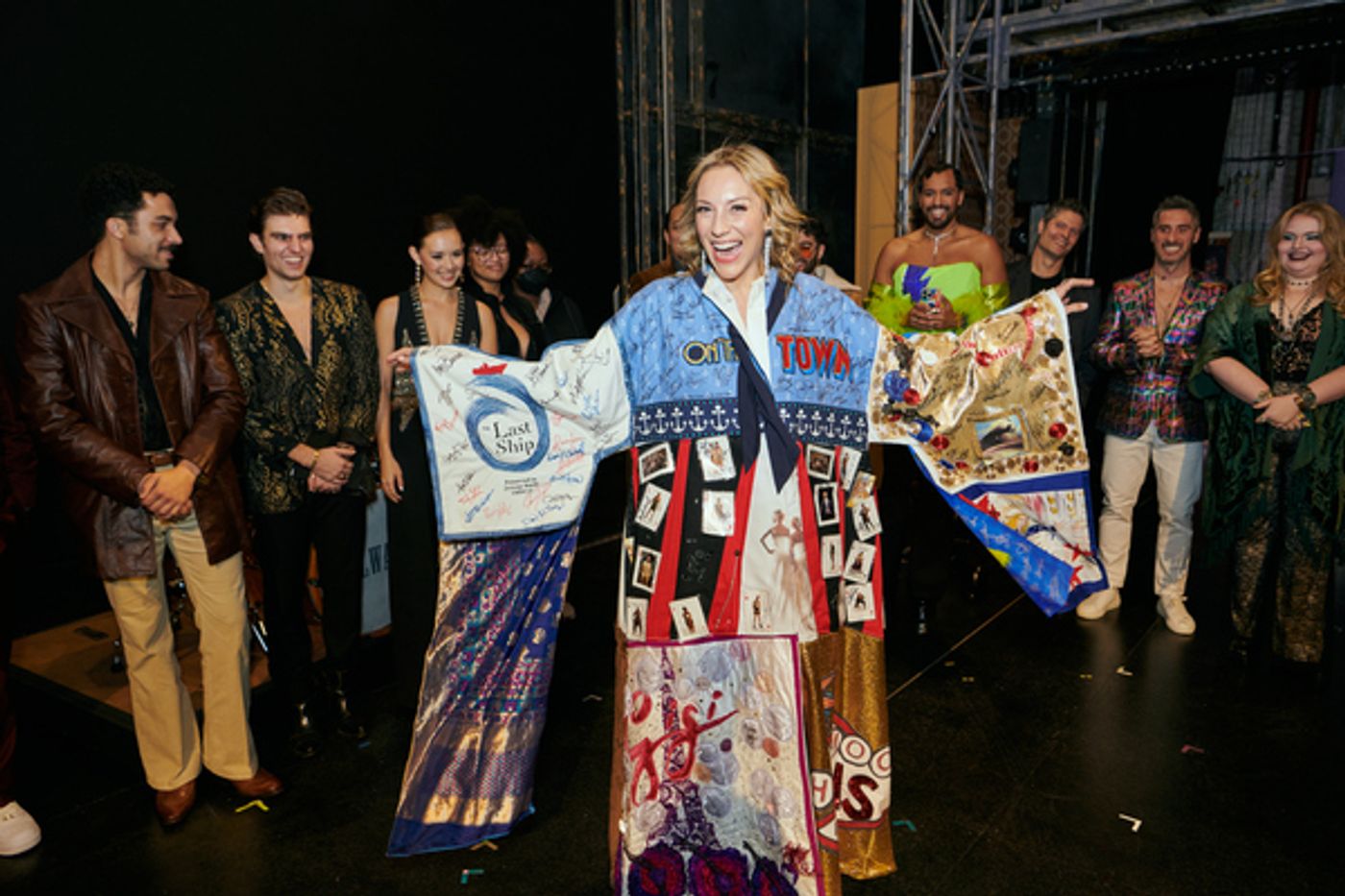 Photos: Erica Mansfield Receives the Legacy Robe for ALMOST FAMOUS  Image