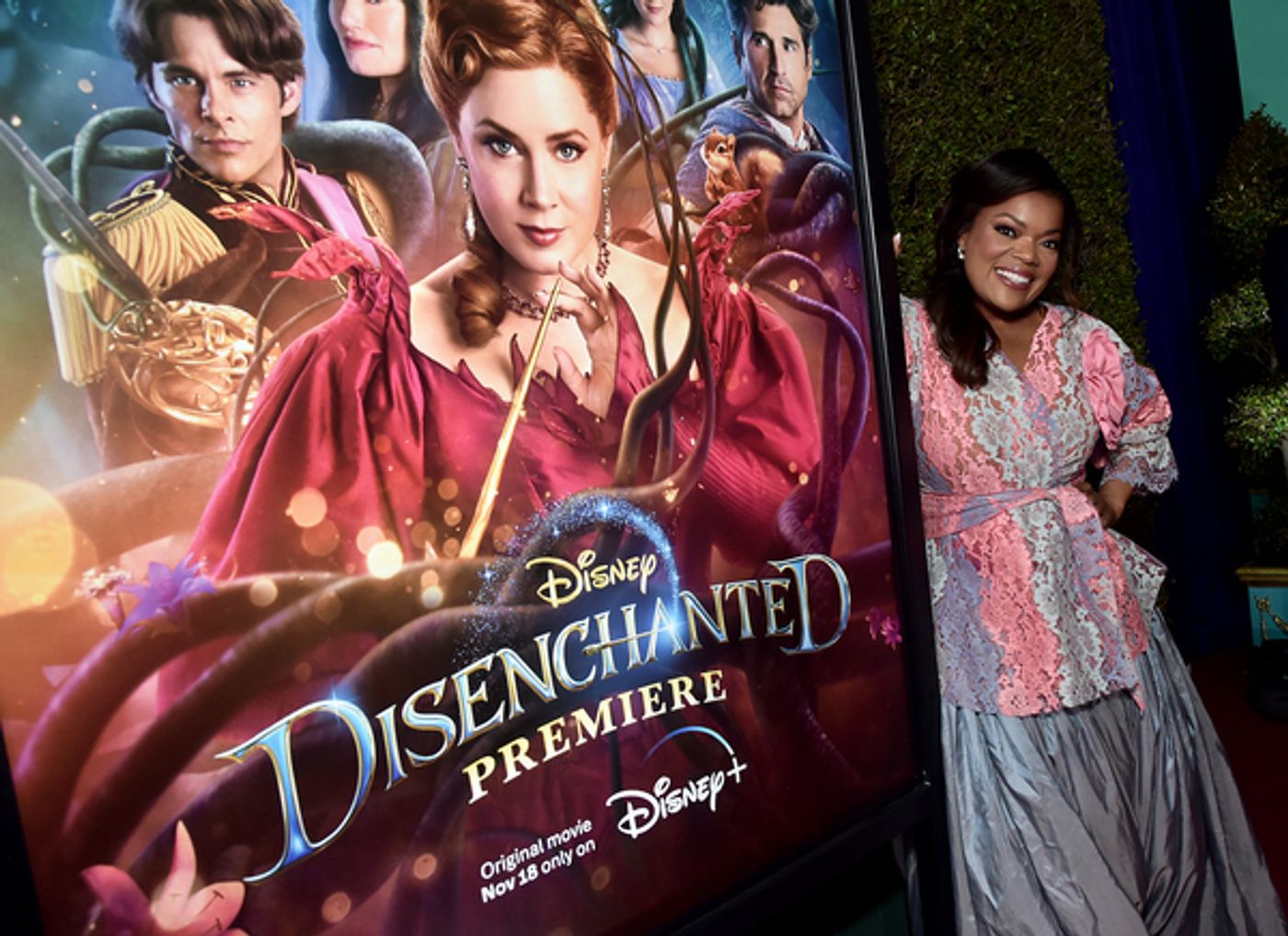 Photos: Idina Menzel, Amy Adams & the DISENCHANTED Cast Hit the Red Carpet at Hollywood Premiere  Image