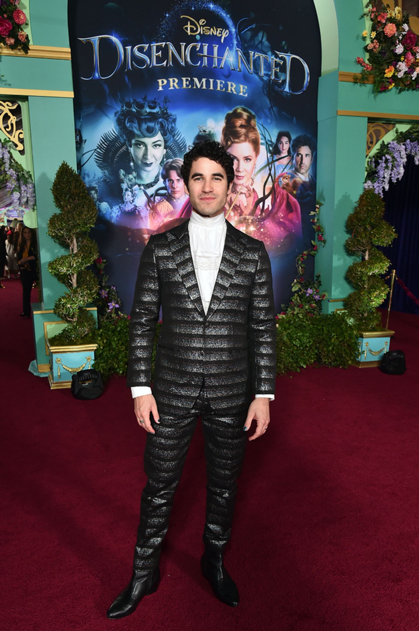 Photos: Idina Menzel, Amy Adams & the DISENCHANTED Cast Hit the Red Carpet at Hollywood Premiere  Image
