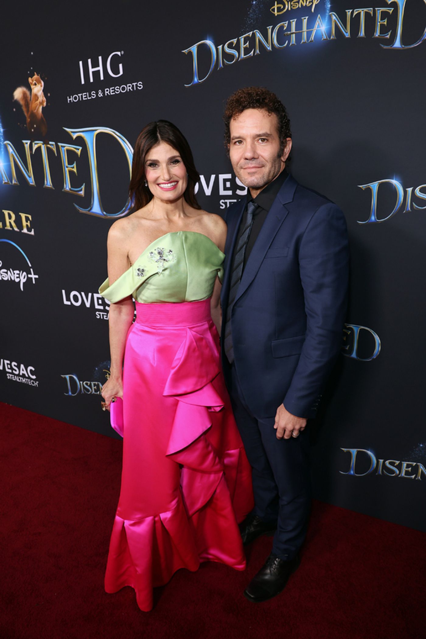 Photos: Idina Menzel, Amy Adams & the DISENCHANTED Cast Hit the Red Carpet at Hollywood Premiere  Image