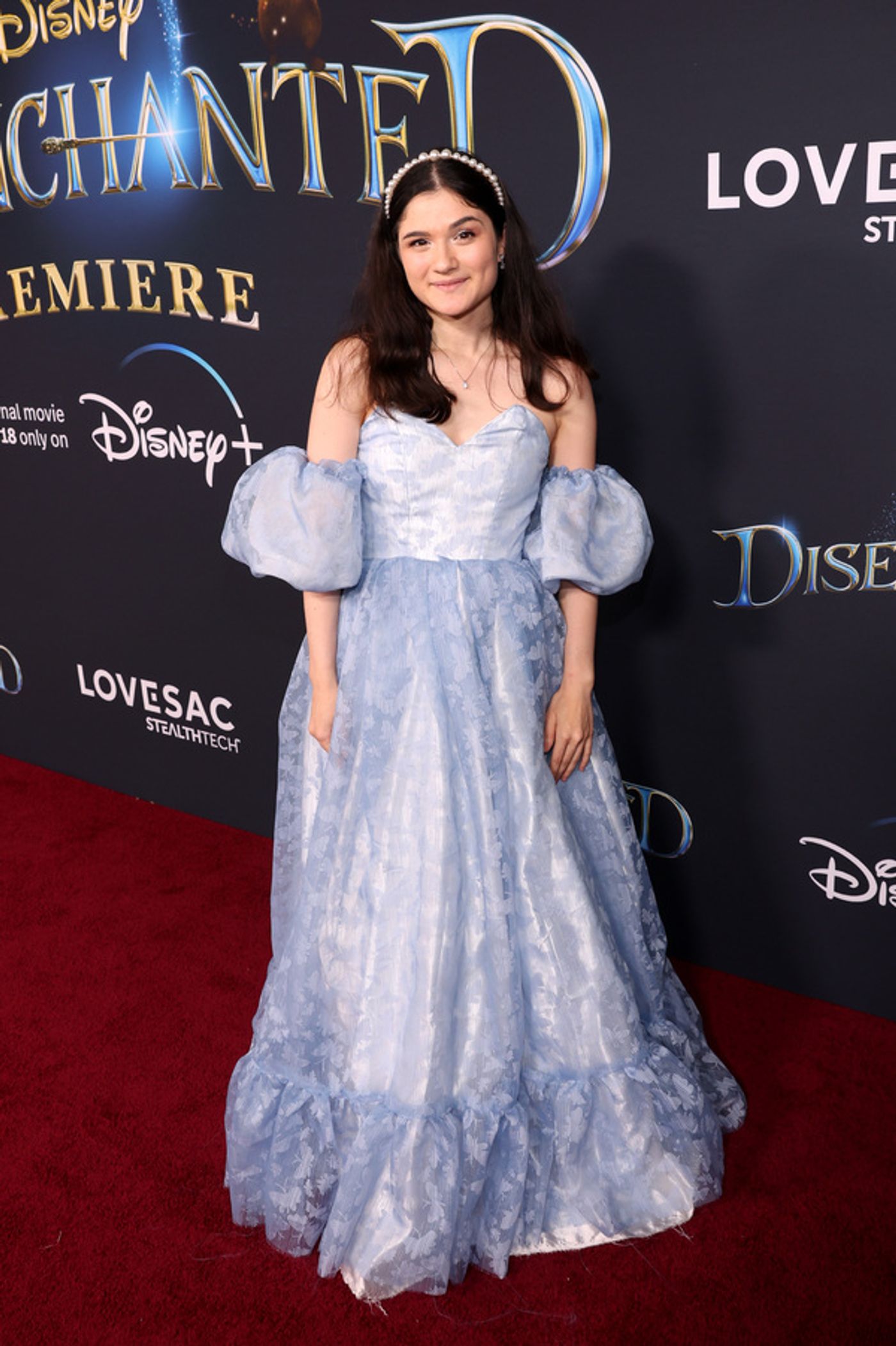 Photos: Idina Menzel, Amy Adams & the DISENCHANTED Cast Hit the Red Carpet at Hollywood Premiere  Image