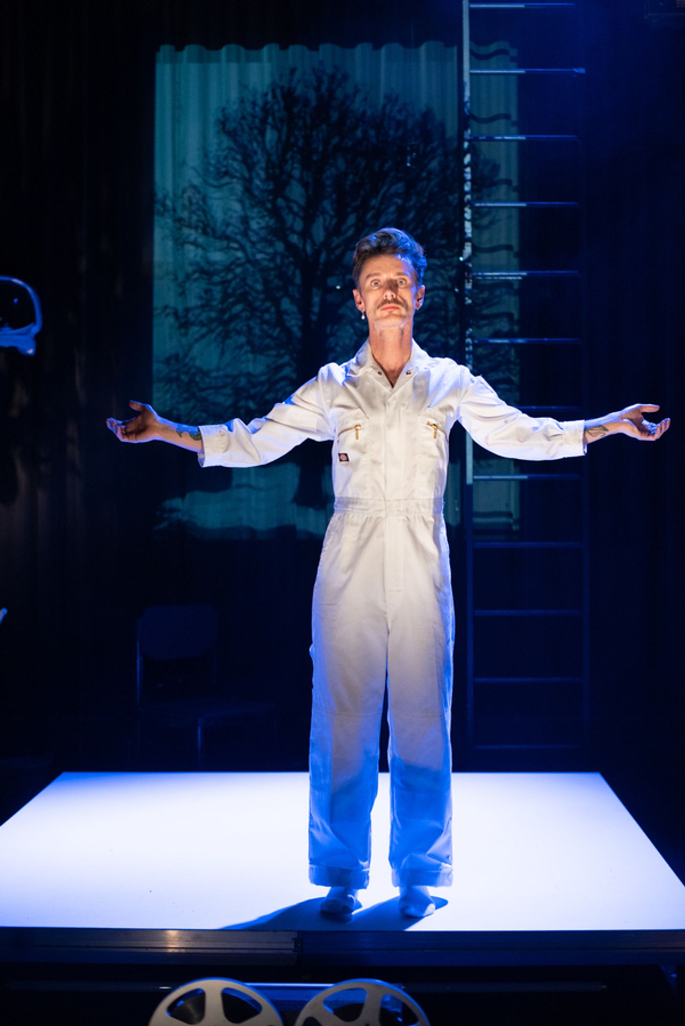 Photos: First Look At Dickie Beau In ¡SHOWMANISM! At the Ustinov Studio in Bath  Image