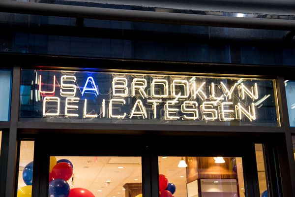 Photos/Video: DEATH OF A SALESMAN Star Wendell Pierce Helps Open the New Times Square Brooklyn Deli  Image