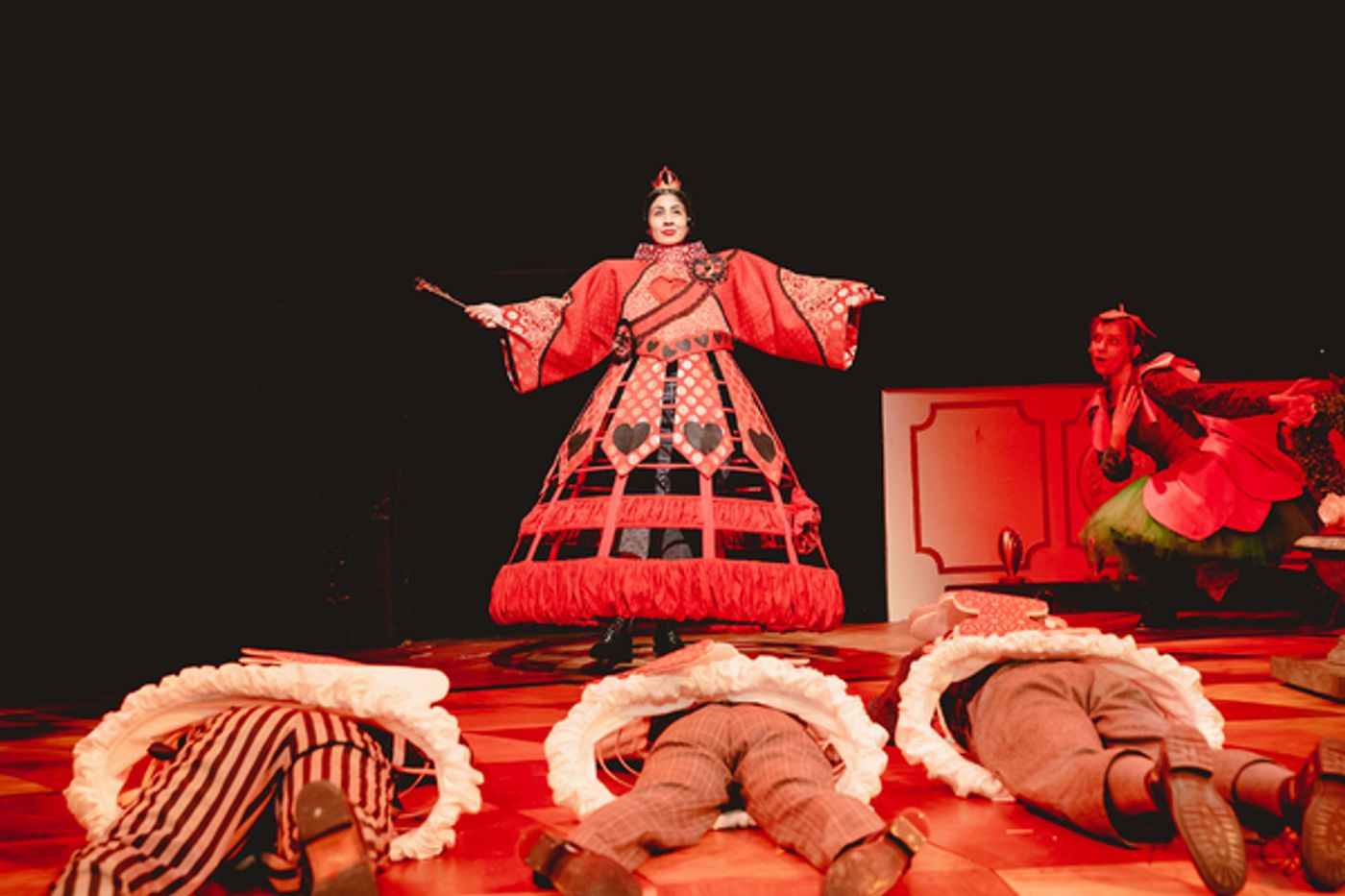 Photos: First Look at the New Vic's ALICE IN WONDERLAND  Image