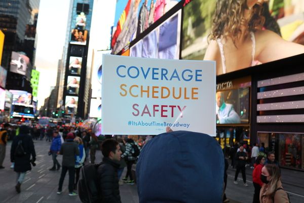Photos & Video: Actors' Equity Members Rally in Times Square for a Fair Deal on Broadway — photo 1 of 10