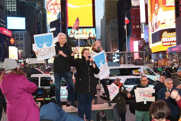 Photos & Video: Actors' Equity Members Rally in Times Square for a Fair Deal on Broadway — photo 4 of 10