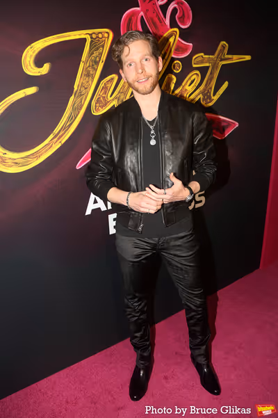 Stark Sands Photo