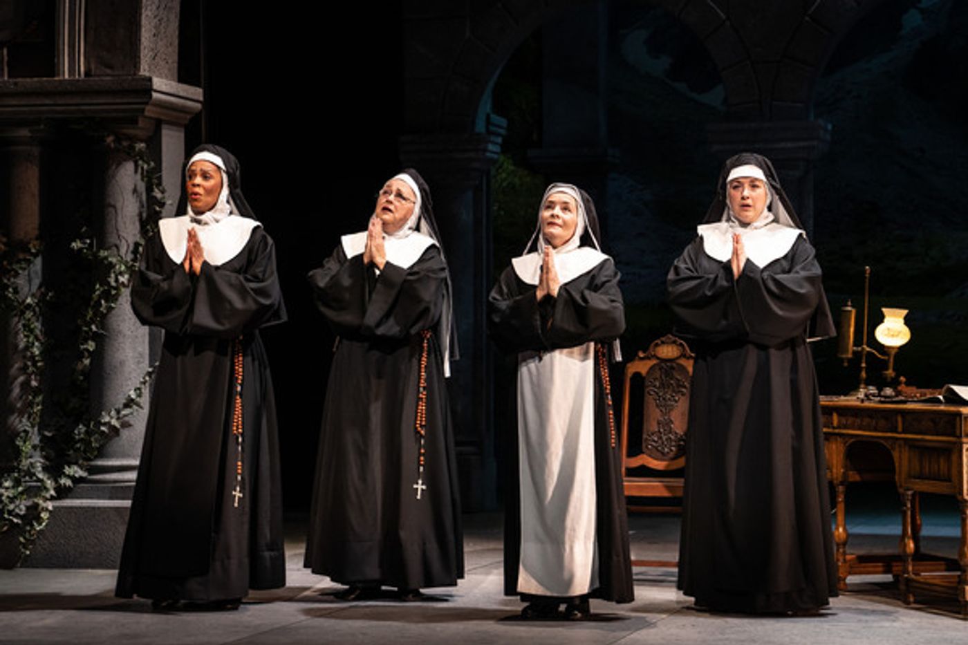 Photos: First Look at THE SOUND OF MUSIC at Paramount Theatre  Image